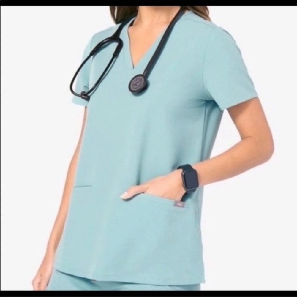 Figs Sea Glass Catarina scrub top - size small